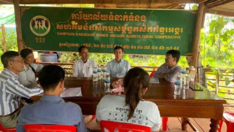 ក្រុមការងារគម្រោង ACSEP បានចុះសម្ភាសន៍សហគមន៍កសិកម្មនៅខេត្តសៀមរាបចំនួន ១០