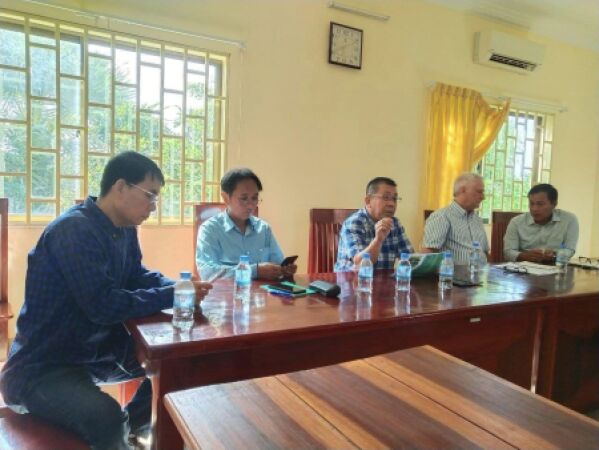 ជួបពិភាក្សាការងារជាមួយសហគមន៍កសិកម្មពន្លកថ្មី ដើម្បីសាកសួរព័ត៌មាន ពិនិត្យ និងសិក្សាអំពីស្ថាភាពផលិតកម្ម/អាជីវកម្ម ព្រមទាំងធ្វើផែនការអាជីកម្មសាកល្បងជាមួយសហគមន៍