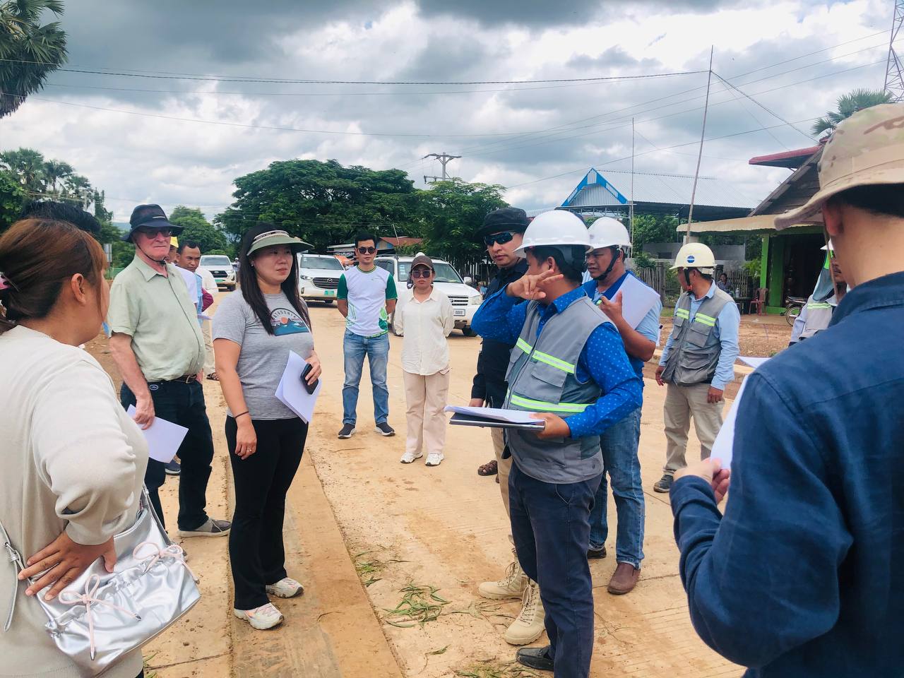 ក្រុមការងារបានបន្តចុះទៅពិនិត្យការសាងសង់ផ្លូវចំនួន ០១ខែ្ស របស់ភ្នាក់ងារអនុវត្តគម្រោង (PIU3) នៃក្រសួងអភិវឌ្ឍន៍ជនបទ (MRD) ដែលមានប្រវែង ២៤,២ គីឡូម៉ែត