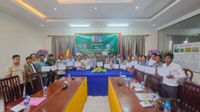 វគ្គបណ្តុះបណ្តាលពង្រឹងសមត្ថភាពអ្នកចិញ្ចឹមមាន់ស្រុក ស្តីពី ការលើកកម្ពស់ការអនុវត្តការចិញ្ចឹម ការបង្កើនផលិតកម្ម និងការជំរុញនិរន្ភភាព នៃការចិញ្ចឹមមាន់ស្រុក