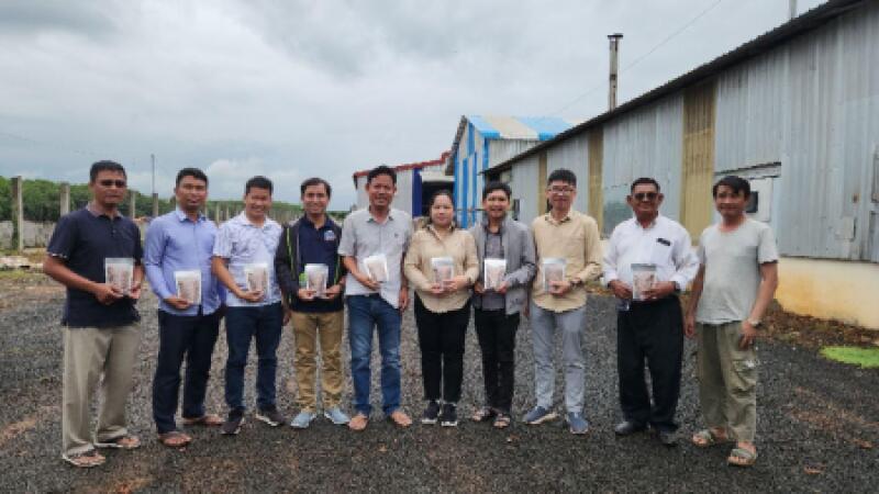 ចុះវាយតម្លៃ និងតាមដានសហគ្រាសកសិកម្ម ក្រោយបានចូលរួមវគ្គបណ្តុះបណ្តាលសុវត្ថិភាពចំណីអាហារ នៅខេត្តកំពង់ចាម